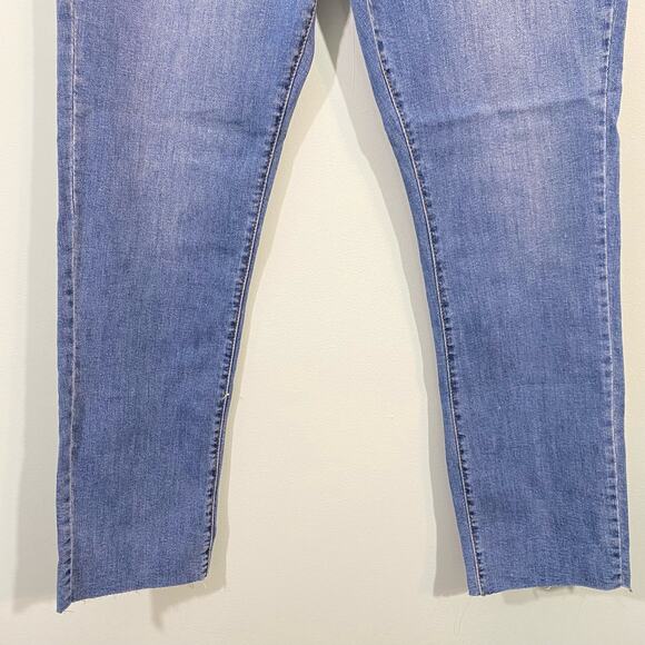 Forever 21 Women's High Rise Raw Hem Mom Jeans Size 31 NWT - Picture 4 of 8